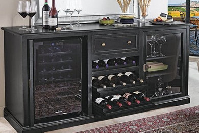 Large minimalist home bar photo in Los Angeles