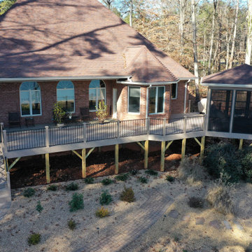 Deck & Screened Gazebo Overlooking the Lake