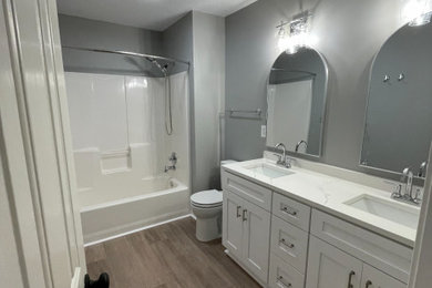 Example of a bathroom design in Kansas City
