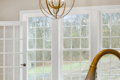 Inspiration for a kitchen remodel in DC Metro with an undermount sink