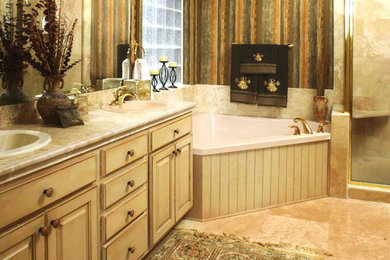 Inspiration for a timeless bathroom remodel in Miami