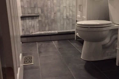 Bathroom - bathroom idea in Chicago