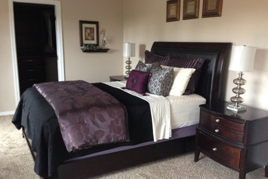 Bedroom - traditional bedroom idea in Seattle
