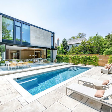 Modern Infinity House Extends to the Horizon with Minimal Sliding Glass Wall