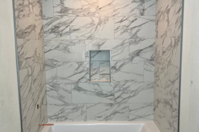 Example of a minimalist bathroom design in Other