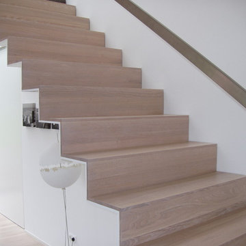 Faltwerktreppe aus Stahl und Eiche