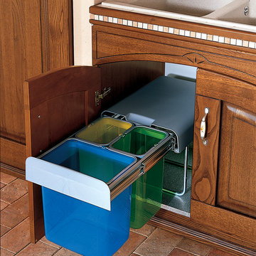 CLEVER STORAGE SOLUTIONS