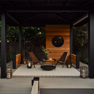 Evening Calm in a Year-Round Outdoor Lounge Space