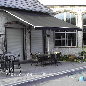 PATIO RETRACTABLE AWNINGS