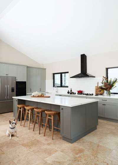 Traditional Kitchen by Collaroy Kitchen Centre