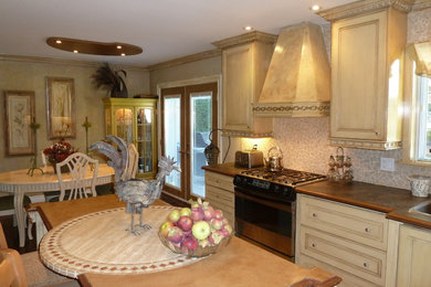 Inspiration for a contemporary kitchen remodel in Toronto
