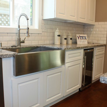 Transitional Kitchen in West Sacramento