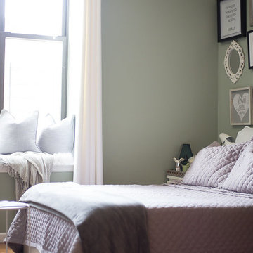 Brooklyn Brownstone Studio - Open Plan Bedroom (Makeover Package)