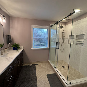 Chic and Homey Primary Bathroom