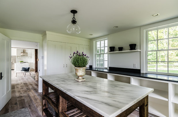 Contemporary Entrance Circa 1700 in NY