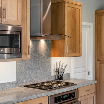 837 W 35th Pl
