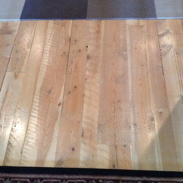 Circle Sawn and Wire Brushed Mixed Grain Fir