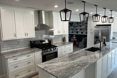 Example of a kitchen design in New York