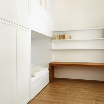 Raumtrennung mit EInbauschrank, Treppenbau, Schlafplatz, Sitzbank