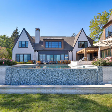 Luxurious Pool & Spa Retreat in Wisconsin
