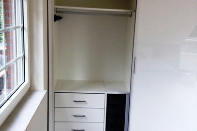 Modernes Ankleidezimmer in Hamburg