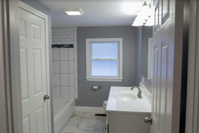 ボストンにあるおしゃれな浴室の写真