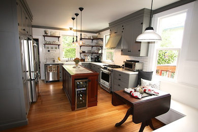 Kitchen - eclectic kitchen idea in Portland