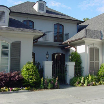 Charming Courtyard Entry