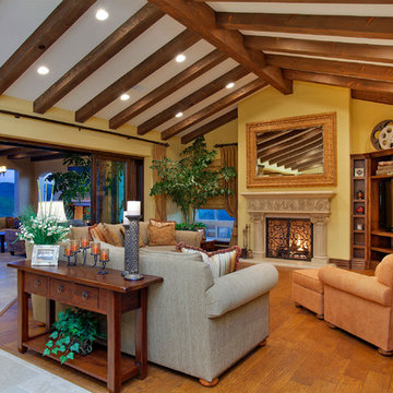 Del Sur - Tuscan Winery Family Room