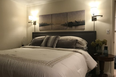 Bedroom - transitional bedroom idea in New York