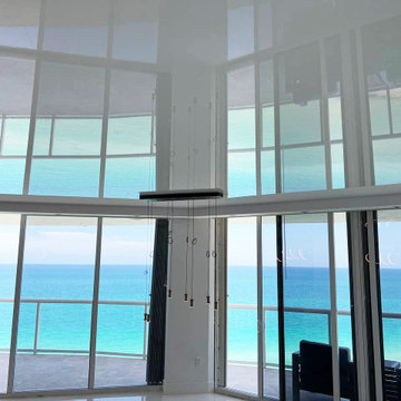 Seaside Condo - High Gloss Ceiling