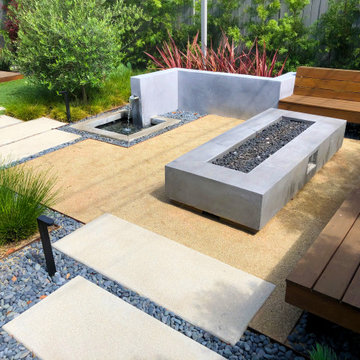 Long Beach Mod Backyard Gathering Space