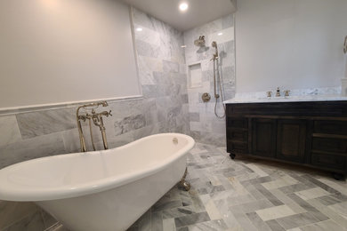 Example of a trendy bathroom design in DC Metro
