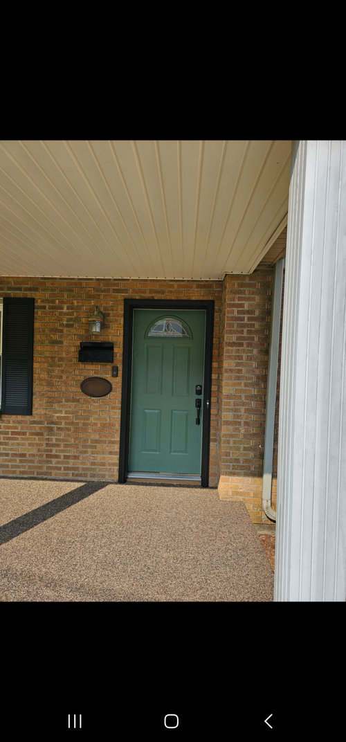 Thoughts on painting front and side columns tricorn black to match?