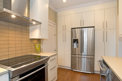 Minimalist kitchen photo in Portland