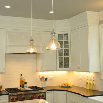 Today's Traditional Kitchen - Glen Ellyn, IL