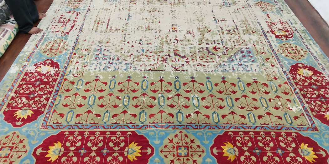 quote-motif patterned rug in multicolour