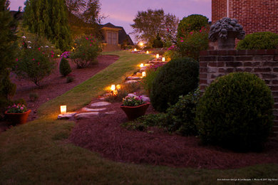 Inspiration for a traditional landscaping in Atlanta.