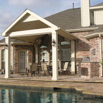 Edgerton Res - Covered Patio & Garage