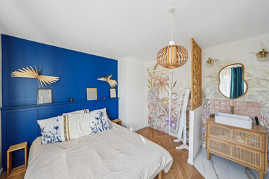 Cette image montre une chambre.