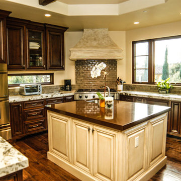Two-Tone Kitchens