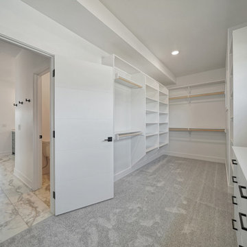 Bennington 1.5 Story full of FUN Accents!