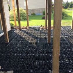 Silca System Patio and Elevated Deck - Landscaping Stones And Pavers