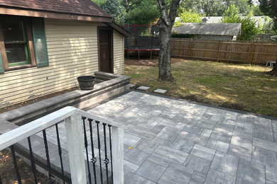 Patio - patio idea in Chicago