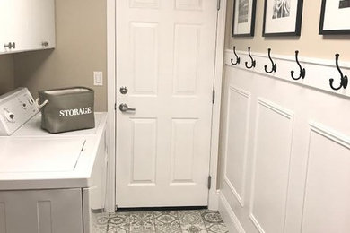 Farmhouse laundry room photo in Other