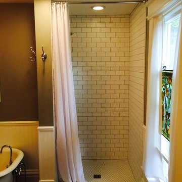 Folk Victorian Master Bath