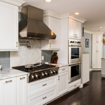 Sleek Professional Kitchen with a Modern Flare