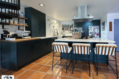 Example of a kitchen design in Los Angeles