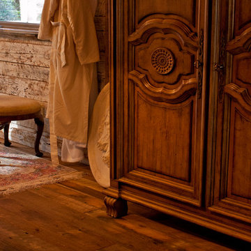 Reclaimed and Rustic Materials Make A Cabin Cozy