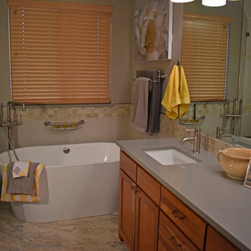 Beautiful soaker tub for relaxing
